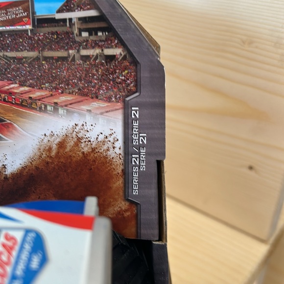 NEW MONSTER JAM LUCAS STABILIZER TRUCK 1/24 scale GOOD OFFERS ARE WELCOME! - Picture 7 of 9